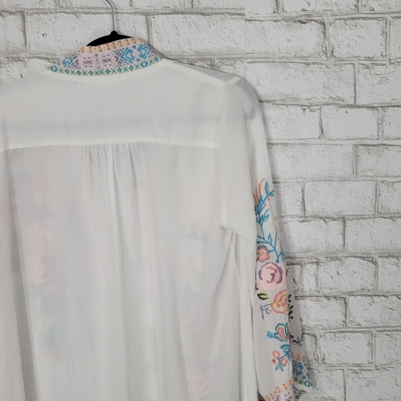 Impressions Embroidery Kimono - Size Medium - Picture 10 of 14